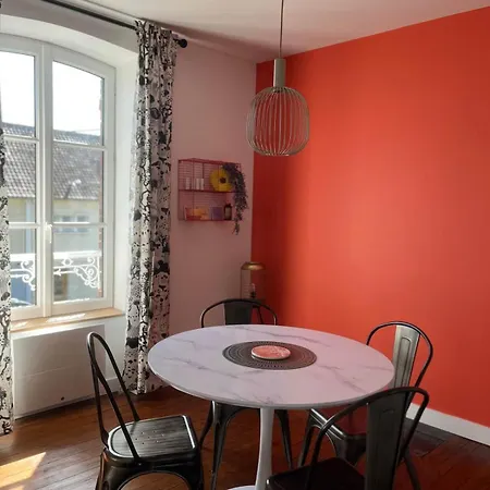 Station St-ouen : Location De Appartement *