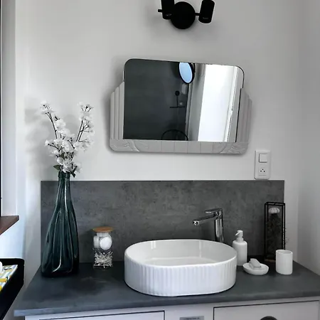 Appartement Station St-ouen : Location De *